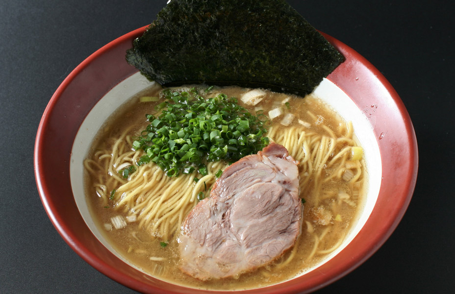 小澤誠屋<BR>豚骨醤油らーめん